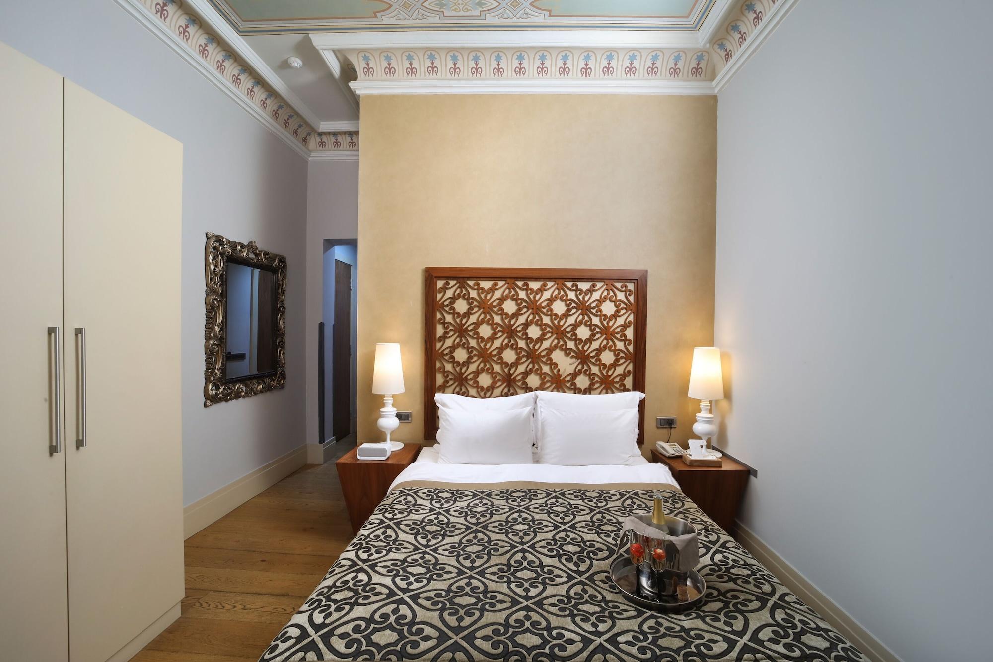 Stories Kumbaracı Hotel
